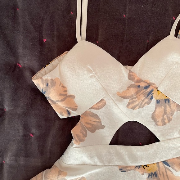Mahina S white floral mini dress w/ cut outs - Picture 2 of 6